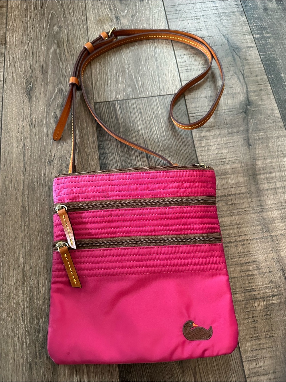DOONEY & BOURKE Fuchsia Nylon Triple Zip Crossbody Bag Duck Logo